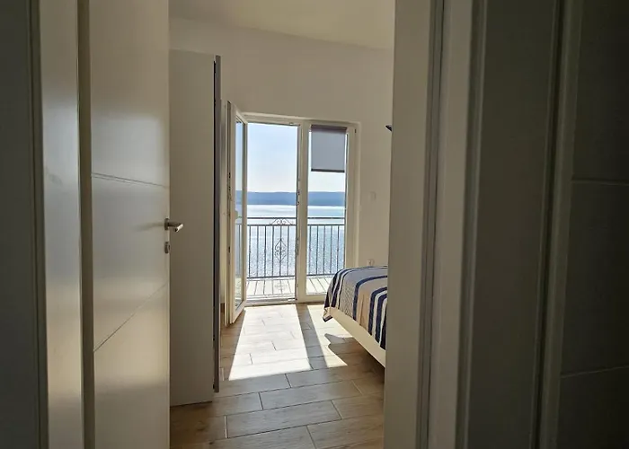 Sea View *