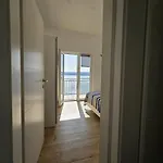 Sea View *